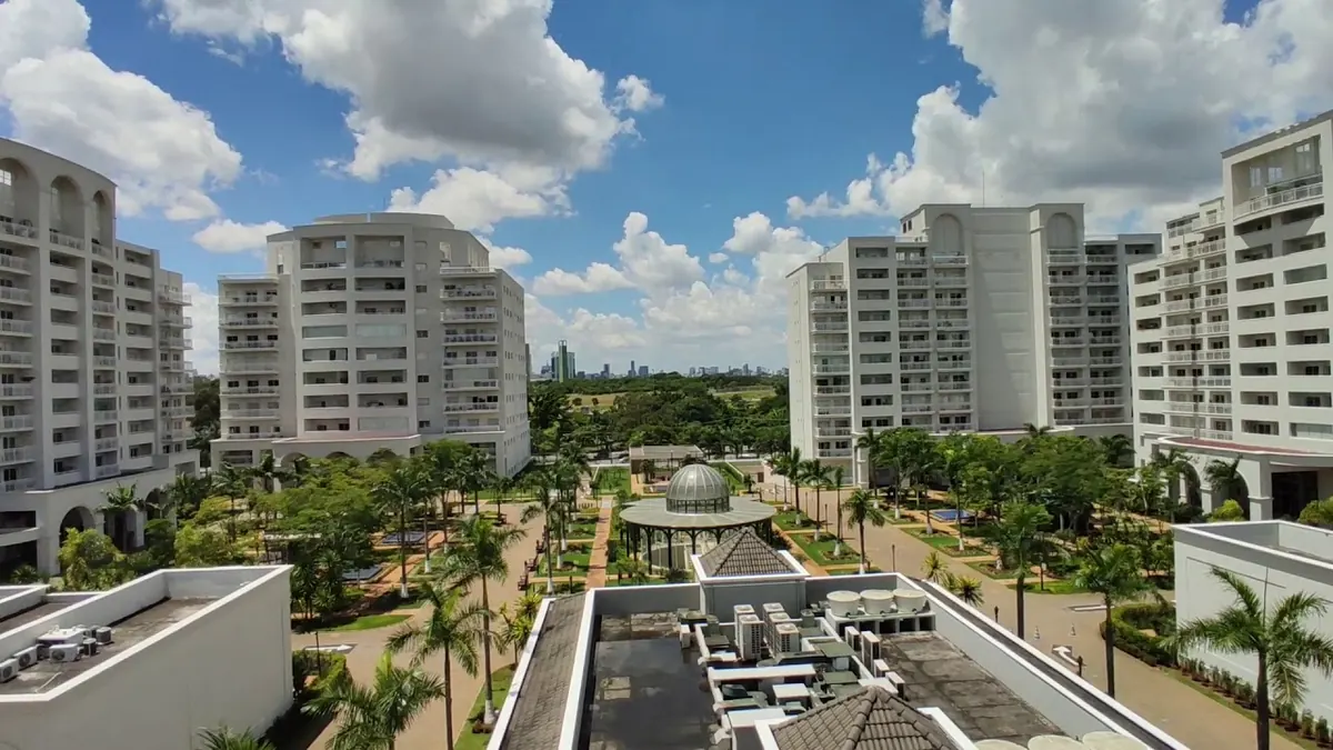 Vista do conjunto de prédios onde fica o Estúdio Gigante, na Avenida Queiroz Filho, Vila Leopoldina